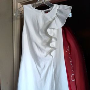 Vince Camuto size 0 Ivory ruffle sleeve dress New